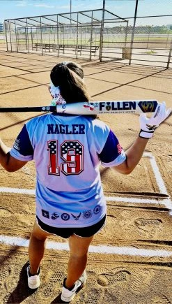 Clearance – 2022 Louisville Slugger 4 The Fallen ASA/USA Softball Bat: WBL2612010 -Baseball Bats Shop 22LS 4TF ASA SOCIAL STORY 3b 800x