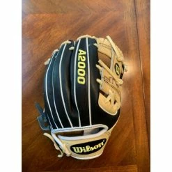 Wilson A2000 Baseball Glove, 11.5 Inches, Right-Handed Throw. -Baseball Bats Shop 89f4107dcc7b01b74ffd21859f92a0eeae2bf1ae 103 550x550h